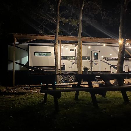 Cozy Rv Experience W/Pool+Spa Near Lake Conroe Willis 外观 照片