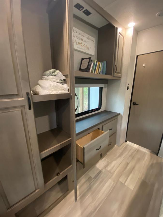 Cozy Rv Experience W/Pool+Spa Near Lake Conroe Willis 外观 照片
