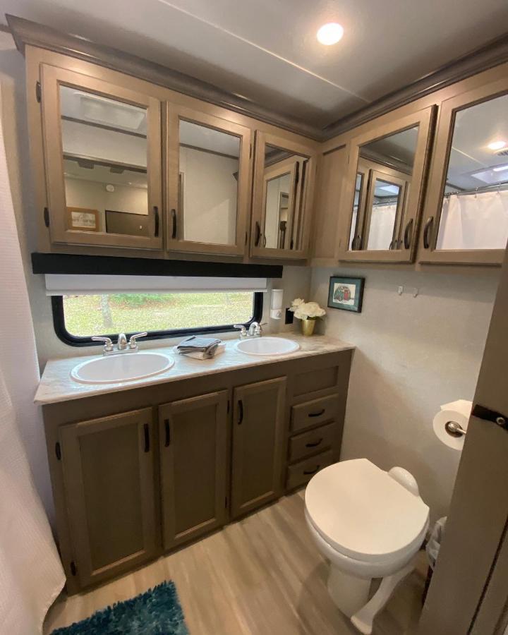 Cozy Rv Experience W/Pool+Spa Near Lake Conroe Willis 外观 照片