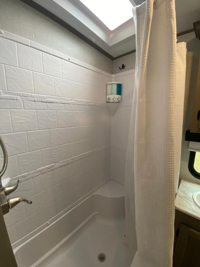 Cozy Rv Experience W/Pool+Spa Near Lake Conroe Willis 外观 照片