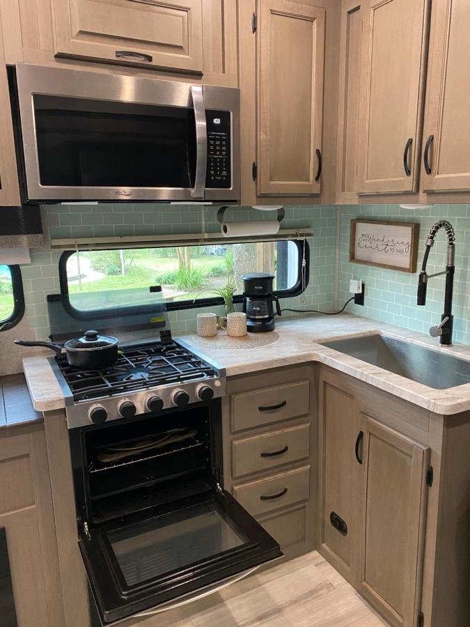 Cozy Rv Experience W/Pool+Spa Near Lake Conroe Willis 外观 照片