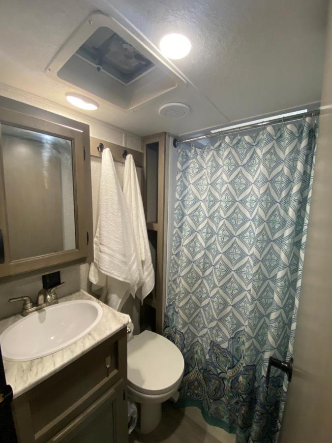 Cozy Rv Experience W/Pool+Spa Near Lake Conroe Willis 外观 照片